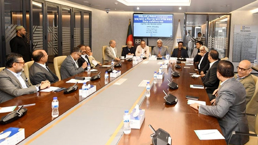Administrator sits with RMG leaders over BGMEA election