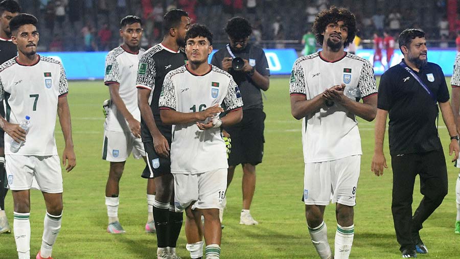 Bangladesh 1-2 Singapore